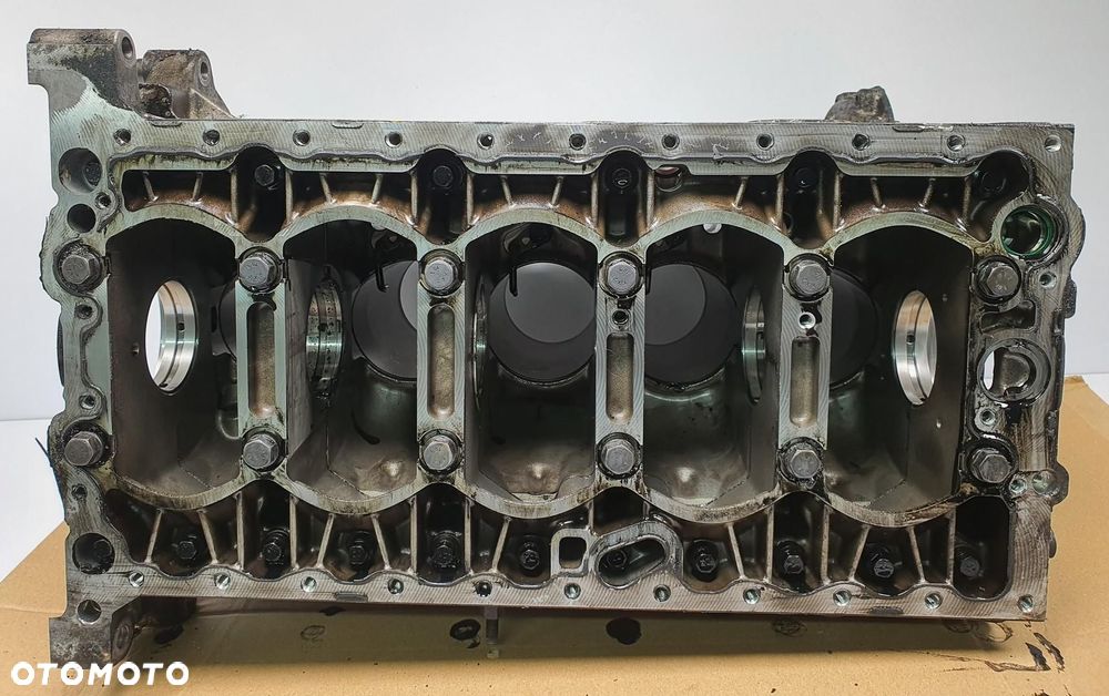 BLOK SILNIKA VOLVO XC90 XC70 V70 S80 XC60 2.4 D5 30677367 - 14