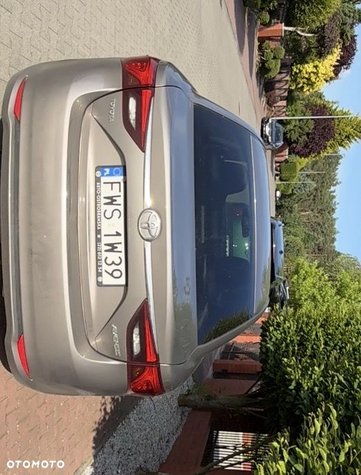 Toyota Avensis 2.0 D-4D Prestige - 2