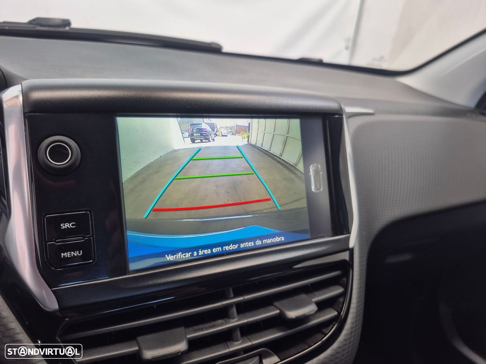 Peugeot 208 1.6 BlueHDi Style — fotografia 12