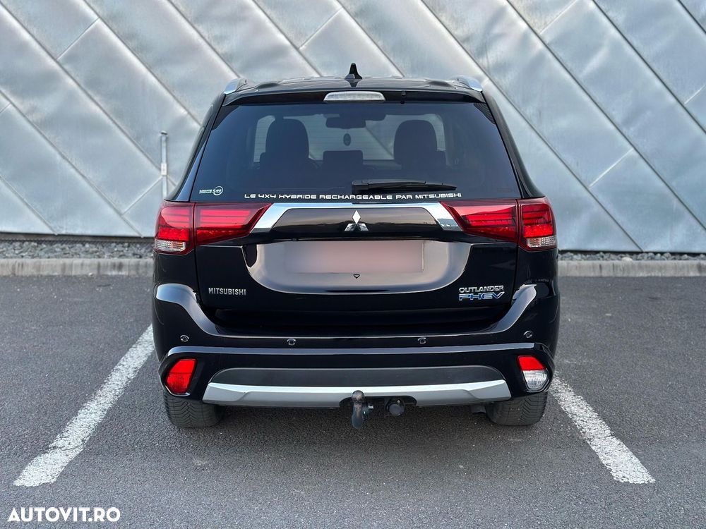 Mitsubishi Outlander - 7