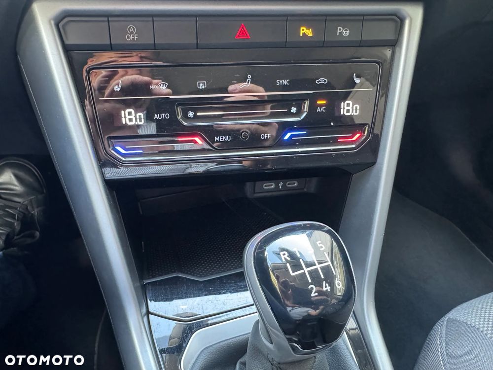 Volkswagen T-Roc 1.5 TSI Life - 26