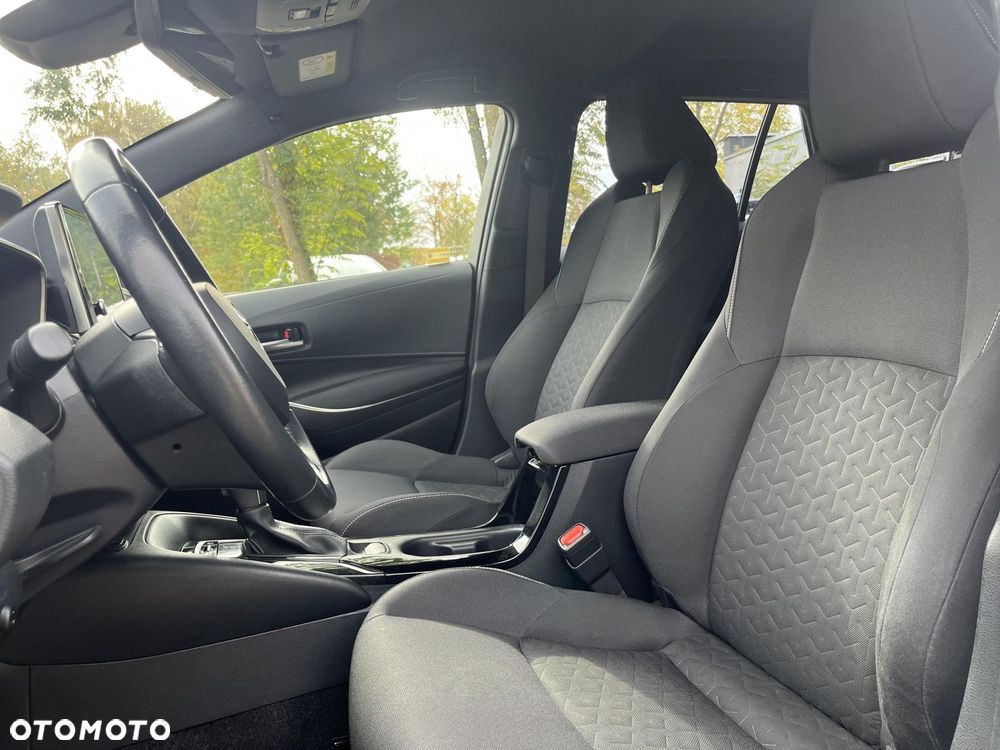 Toyota Corolla 1.8 Hybrid Comfort - 17