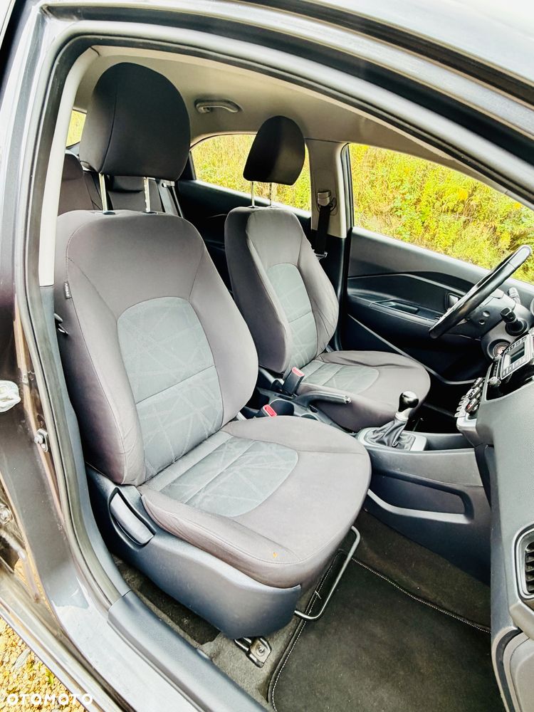 Kia Rio 1.2 Business Line - 34