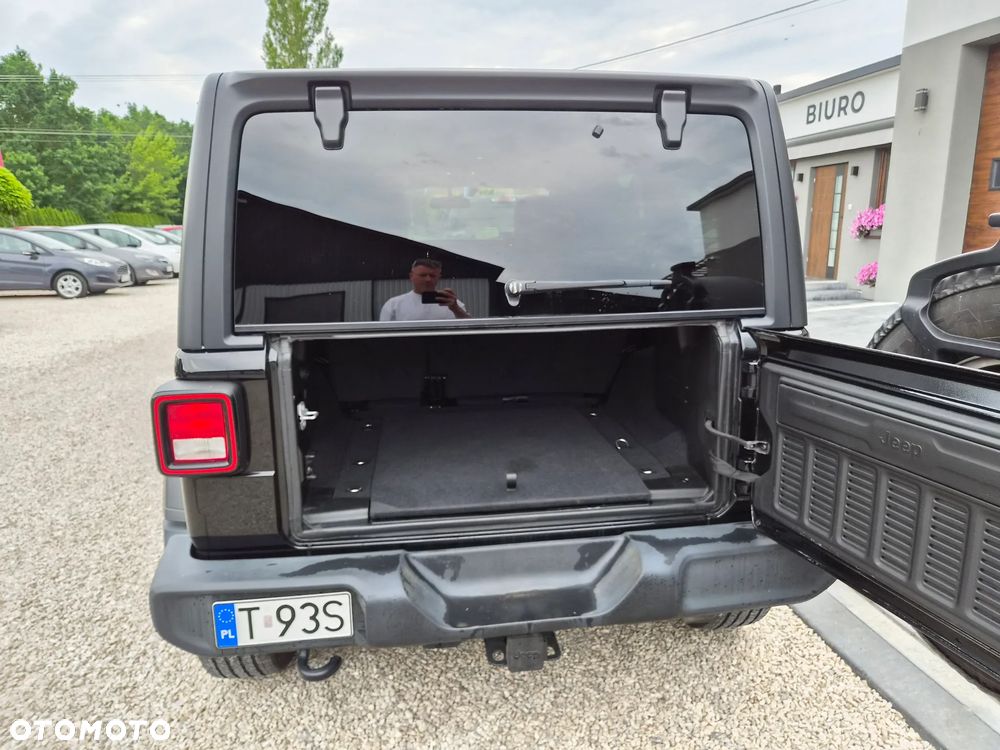 Jeep Wrangler - 19