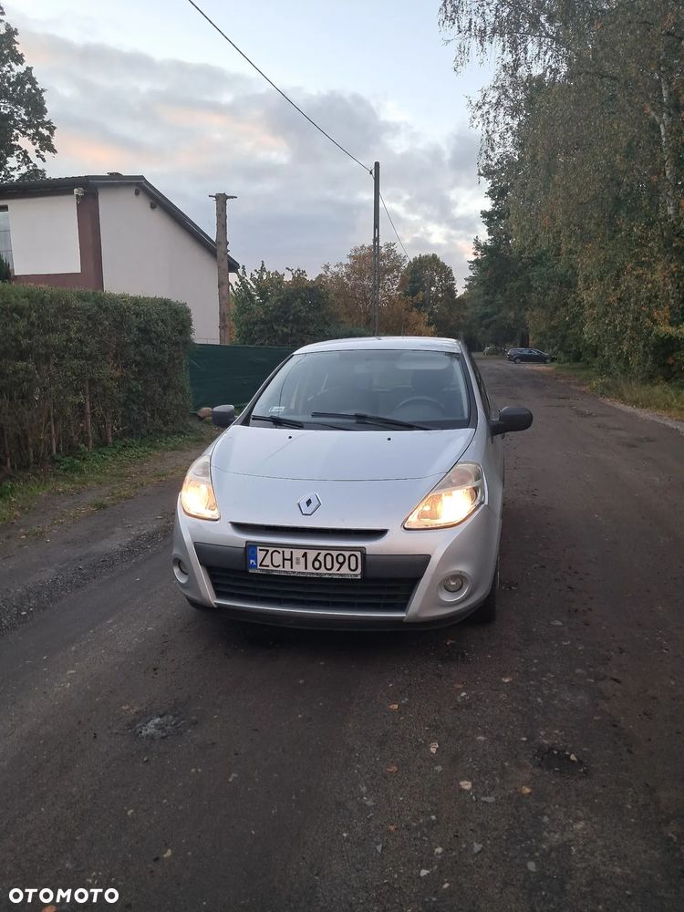 Renault Clio - 2