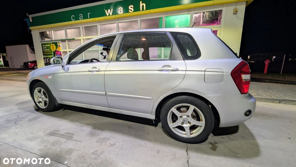 Kia Cerato 2006 photo 4