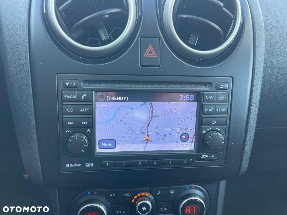 Nissan Qashqai 2.0 dCi DPF I-Way - 15