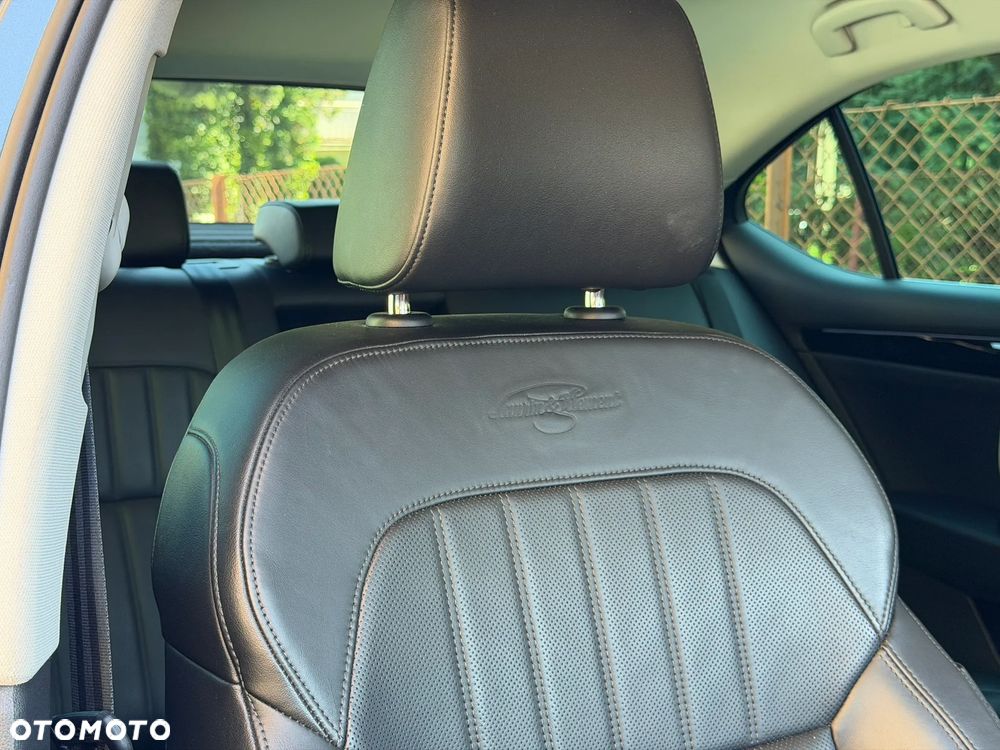 Skoda Superb 2.0 TDI L&K DSG - 22