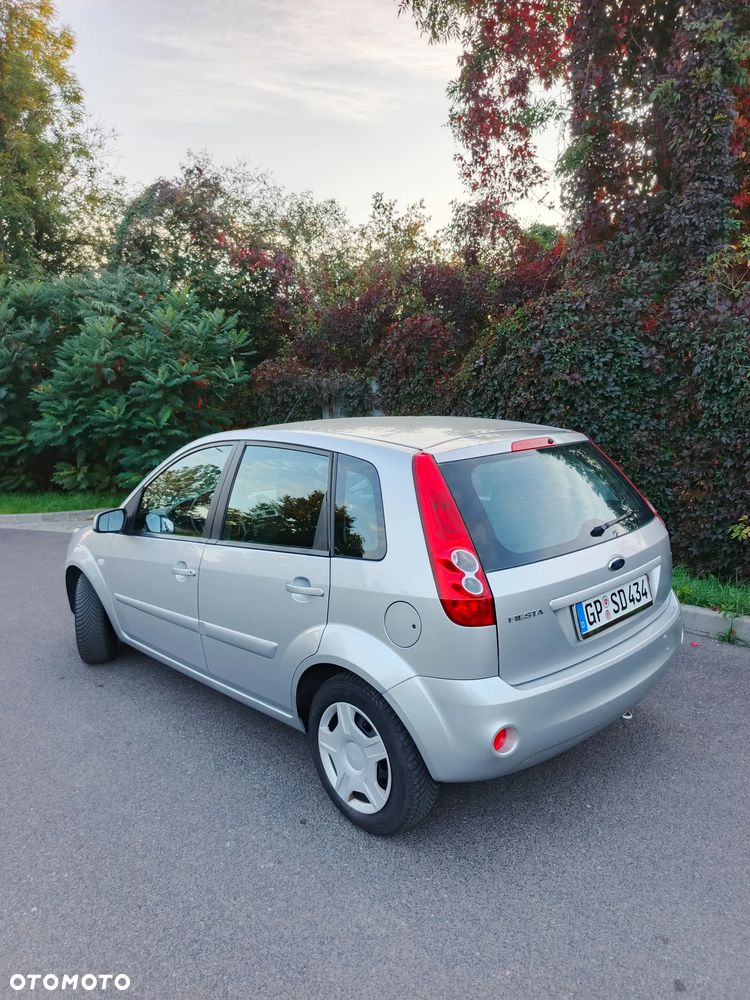 Ford Fiesta - 9