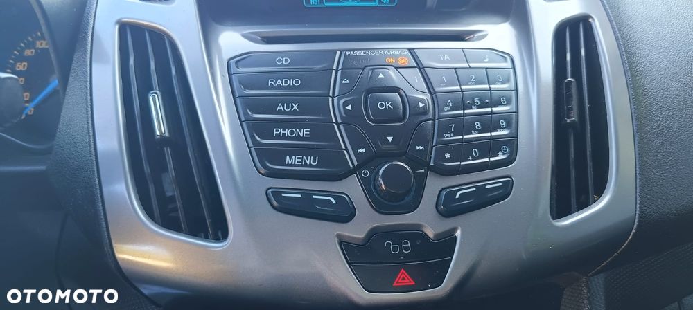 Ford CONNEC - 27