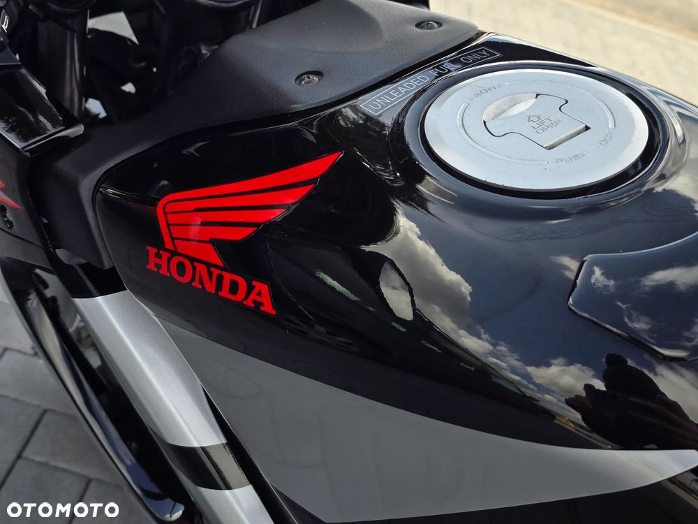 Honda CBR - 27