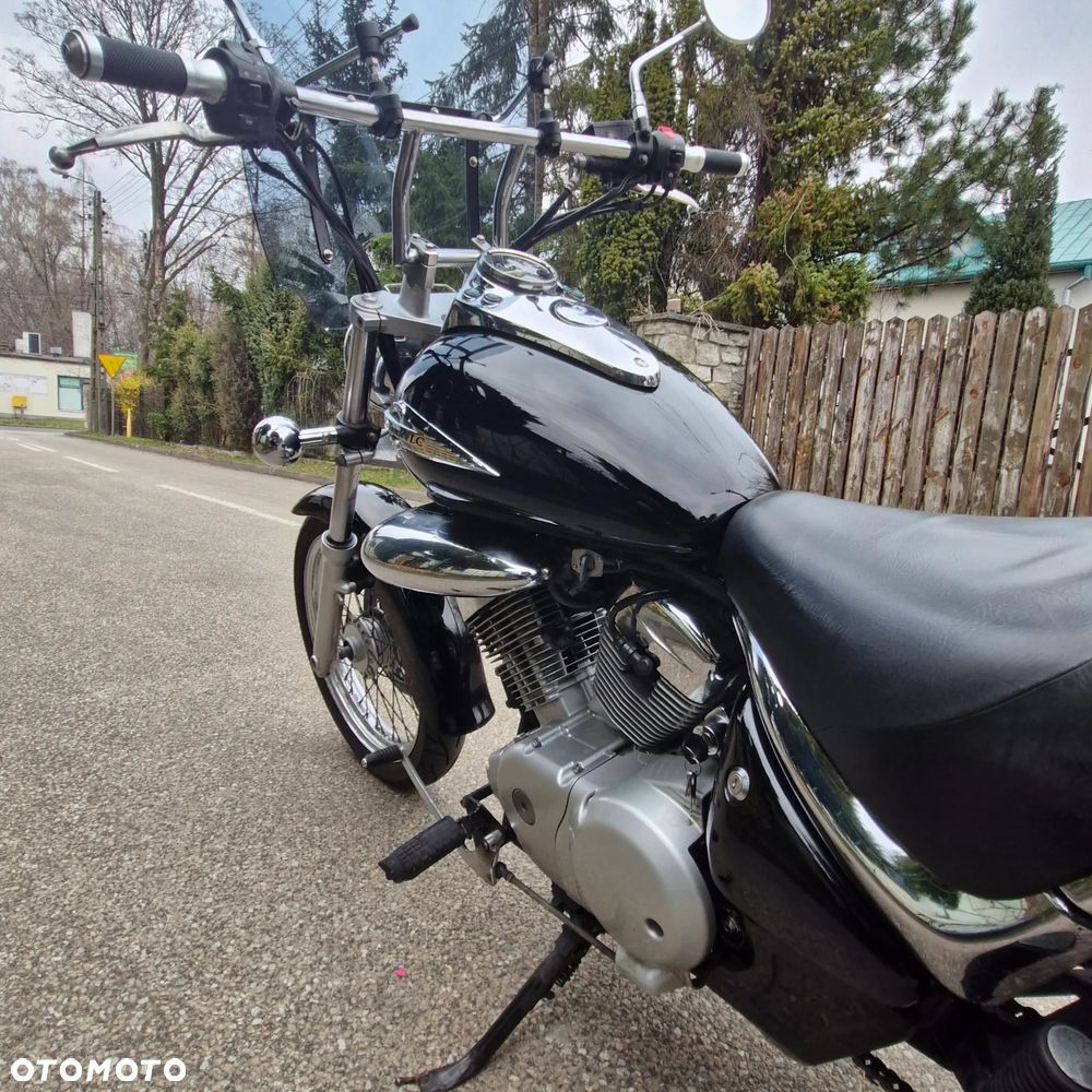 Suzuki Intruder - 2