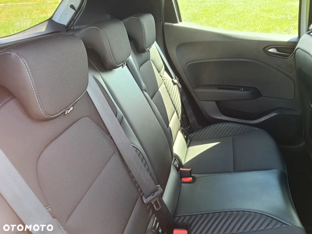 Renault Clio E-TECH 140 EXPERIENCE - 25