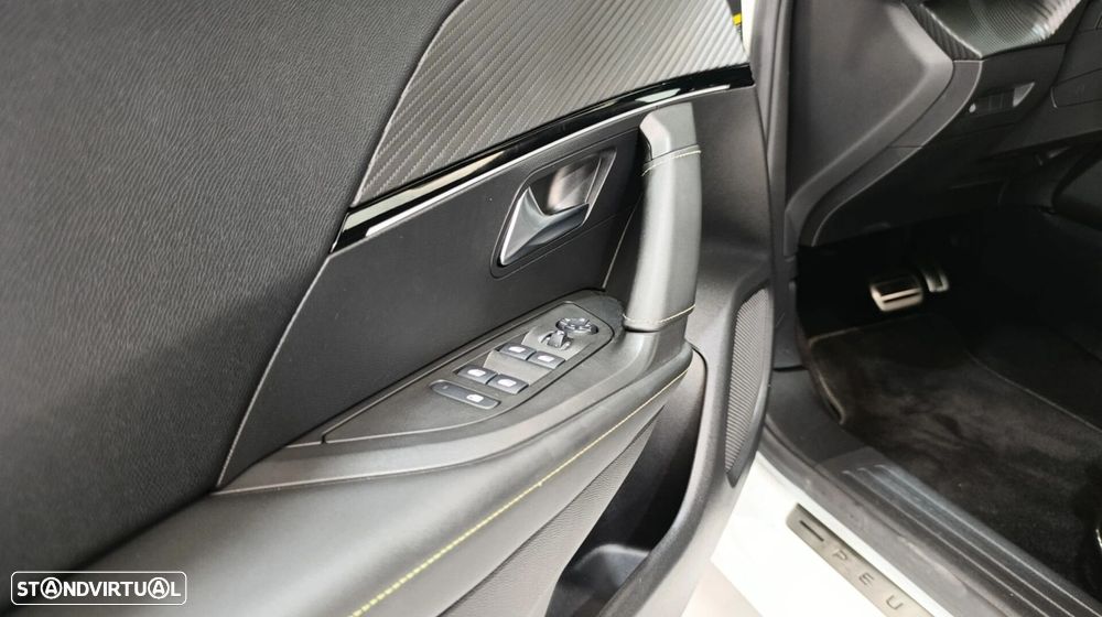 Peugeot 2008 1.2 PureTech GT Line EAT8 - 28