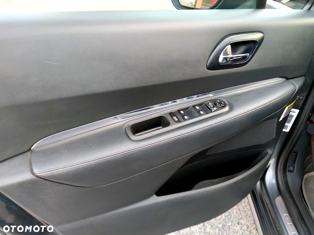 Peugeot 3008 1.6 HDi Premium - 8