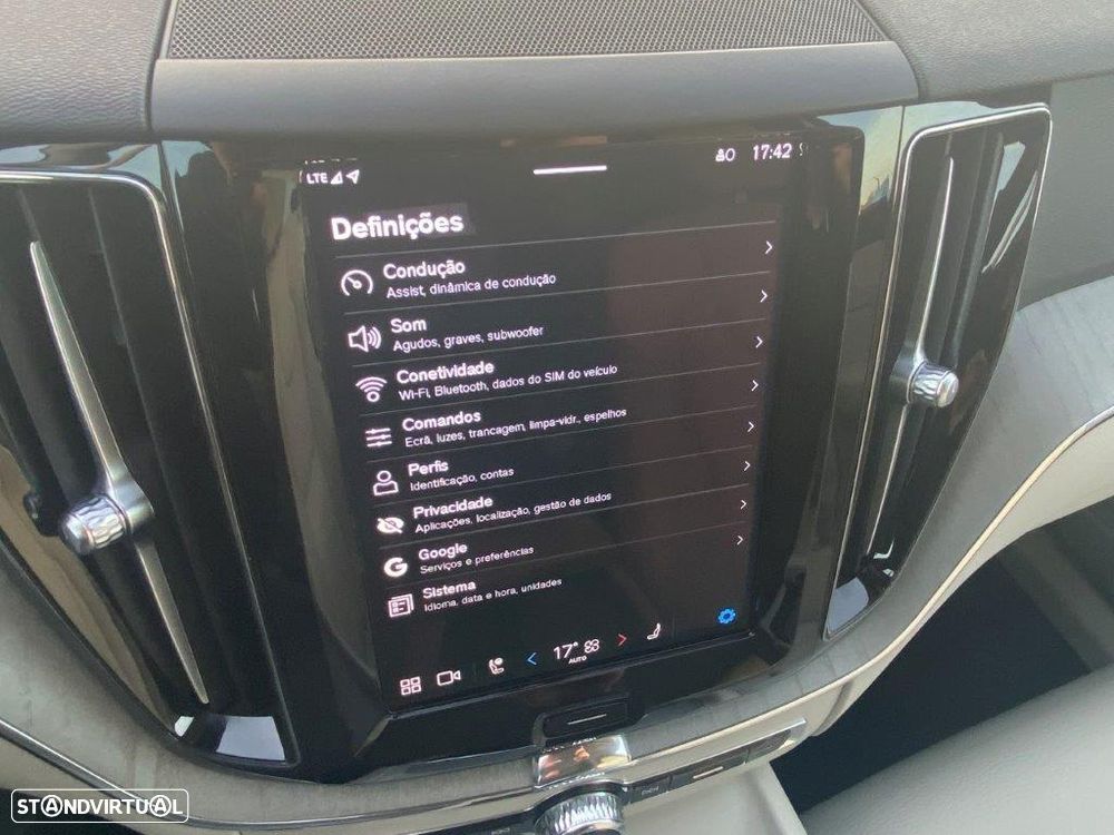 Volvo XC 60 2.0 T6 PHEV Plus Bright - 21