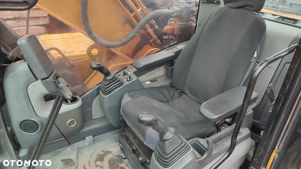 Caterpillar 323D - 4