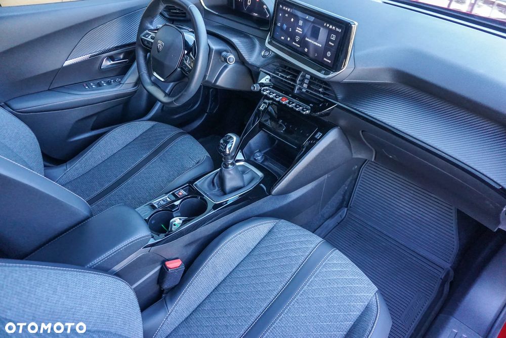 Peugeot 2008 1.2 PureTech Allure S&S - 36