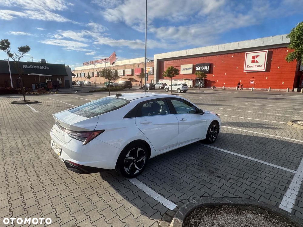 Hyundai Elantra 1.6 Executive - 6