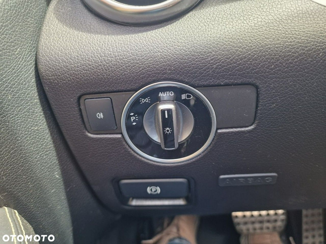 Mercedes-Benz SLC 300 9G-TRONIC Final Edition - 18