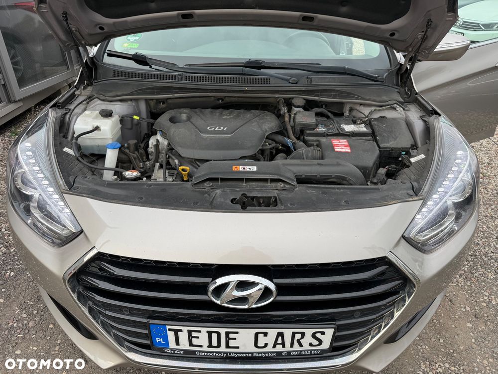 Hyundai i40 Kombi blue 1.6 Trend - 39