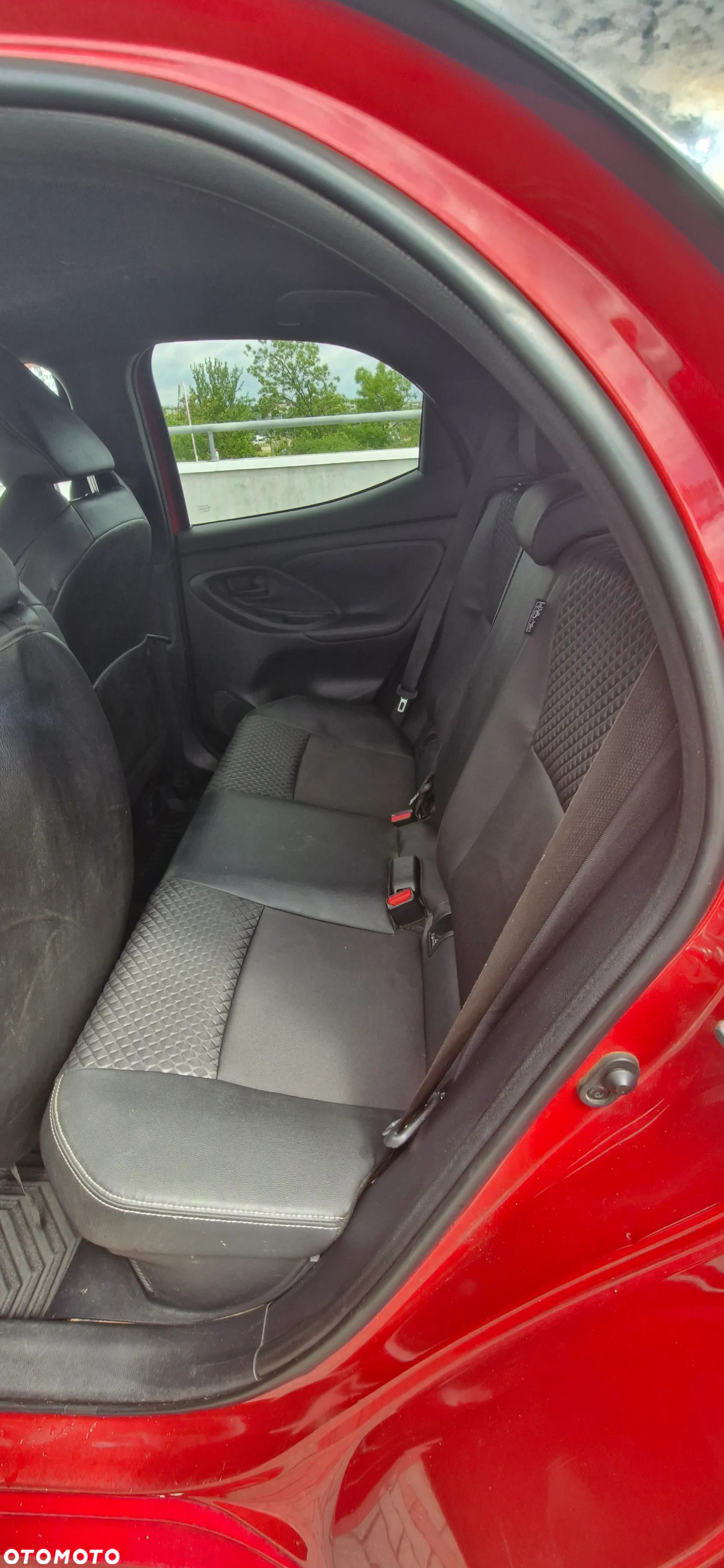 Toyota Yaris Hybrid 1.5 Style - 16