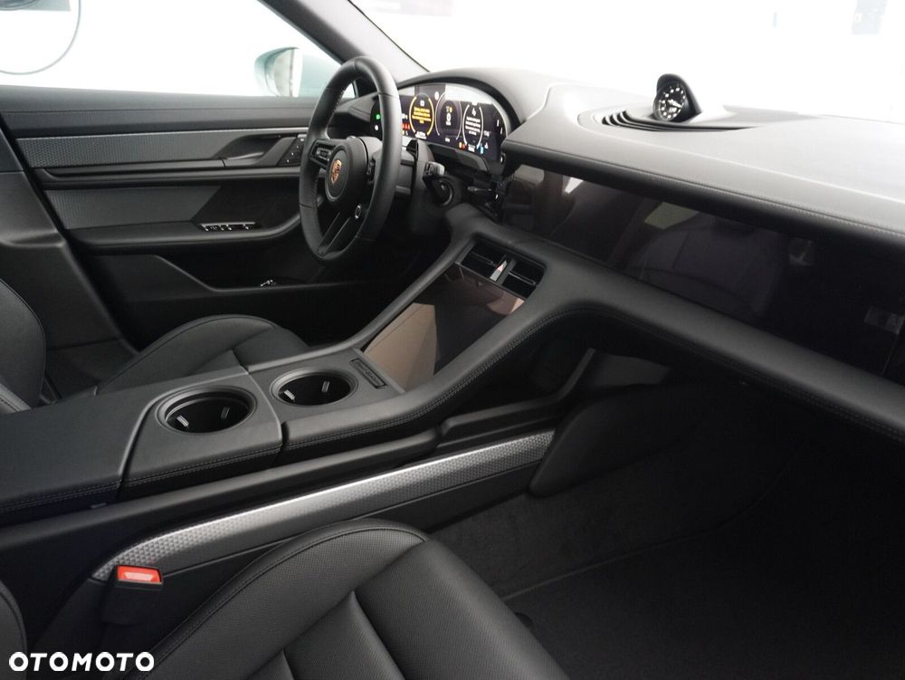 Porsche Taycan 105kWh 4S Black Edition - 32