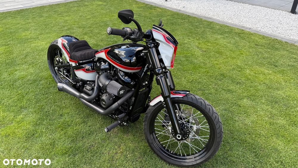 Harley-Davidson Softail Street Bob - 2