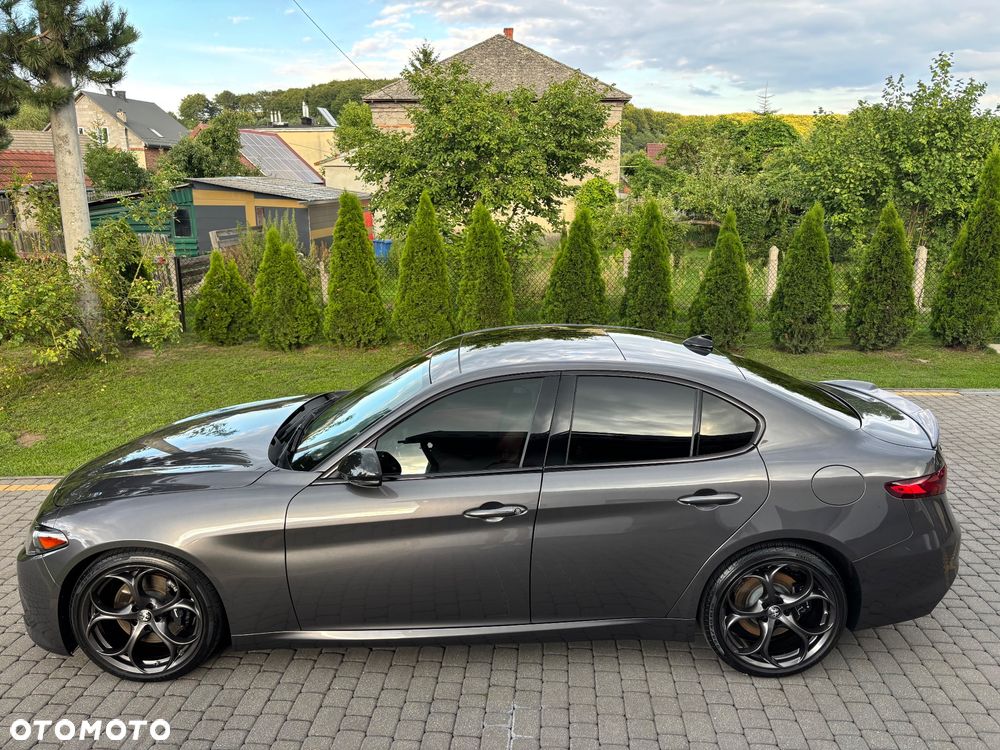 Alfa Romeo Giulia 2.0 Turbo 16V AT8 Veloce Ti - 8