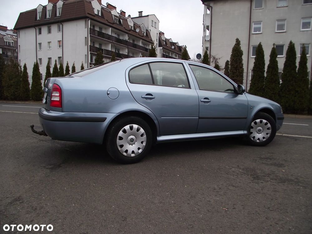 Skoda Octavia 1.6 Tour - 8