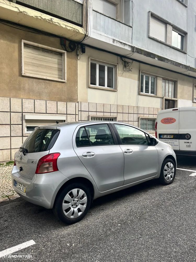 Toyota Yaris 1.0 VVT-i - 2