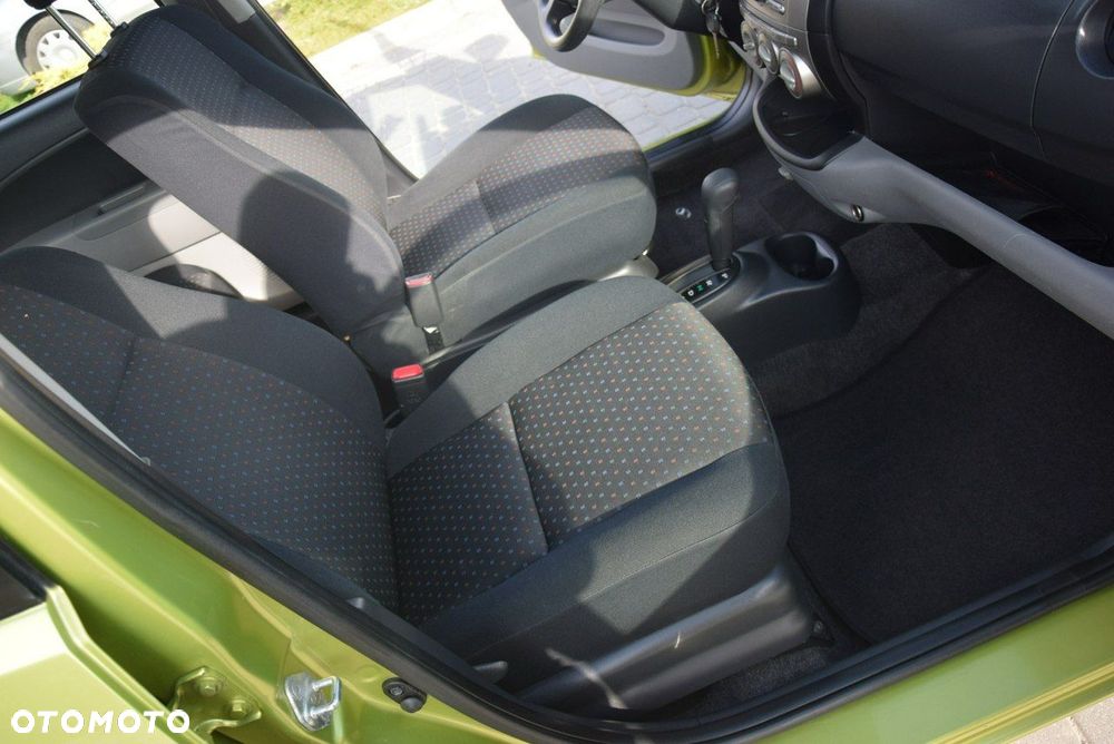 Daihatsu Sirion - 30