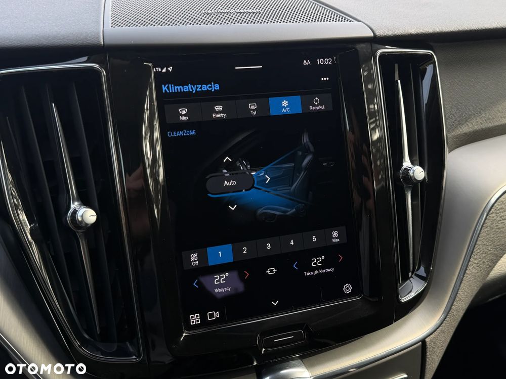 Volvo XC 60 B4 B Momentum Pro - 19