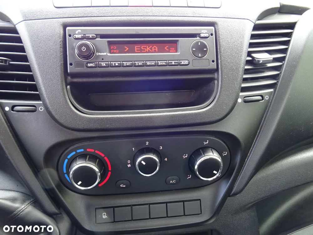 Iveco 35c14 Wywrotka 3-stronna Doka Klima Hak Doinwestowana - 29
