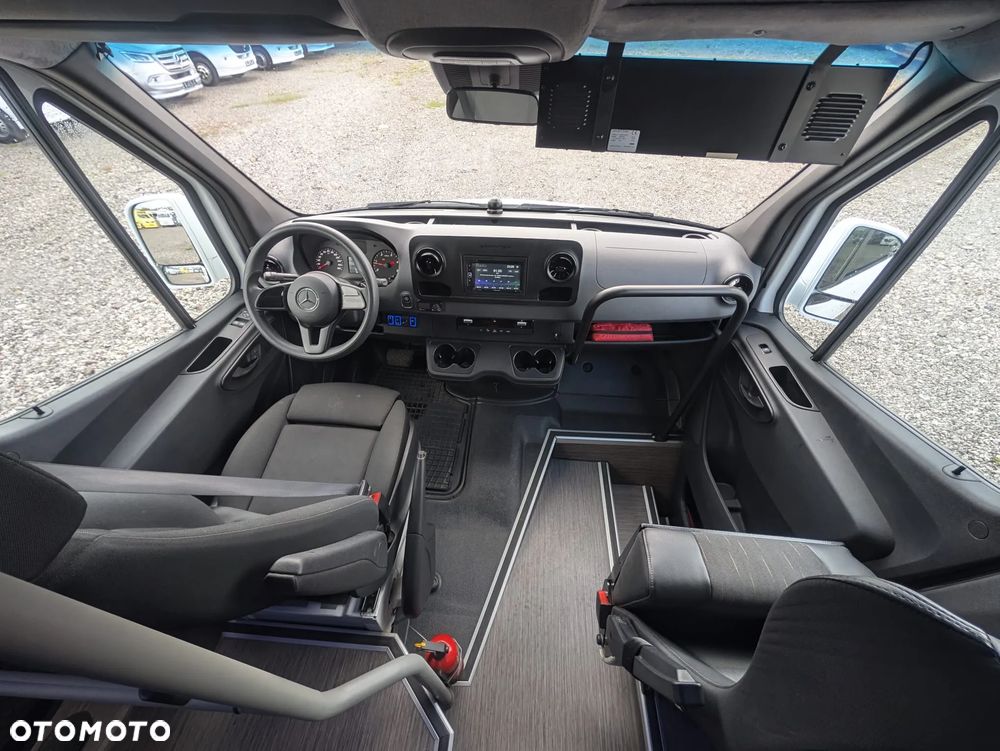 Mercedes-Benz Sprinter 517 - 11