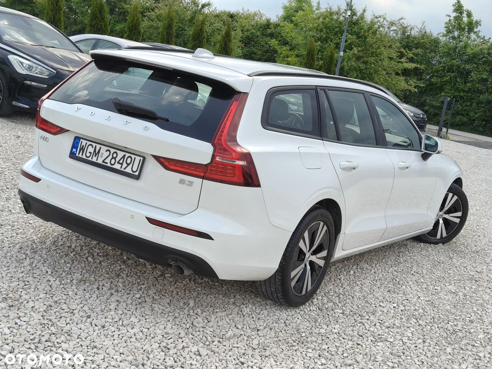 Volvo V60 B3 B Momentum - 3