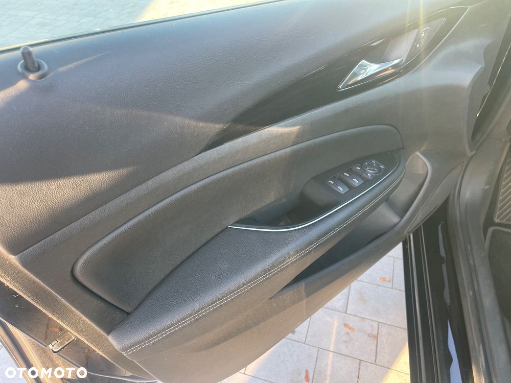 Opel Insignia - 26
