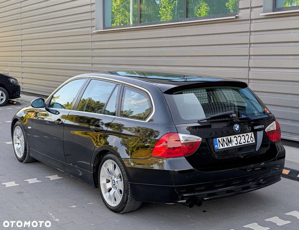 BMW Seria 3 325i Edition Exclusive - 4