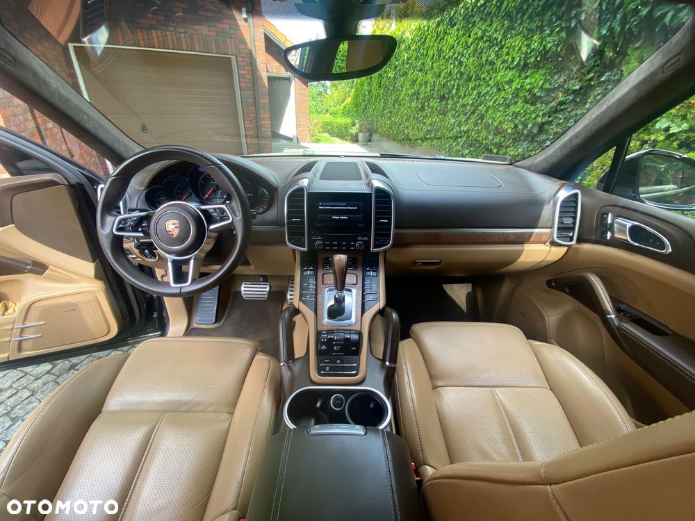Porsche Cayenne Turbo - 26