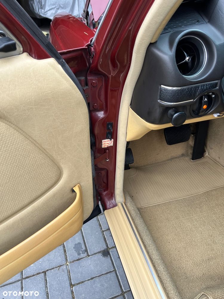 Mercedes-Benz W123 - 28