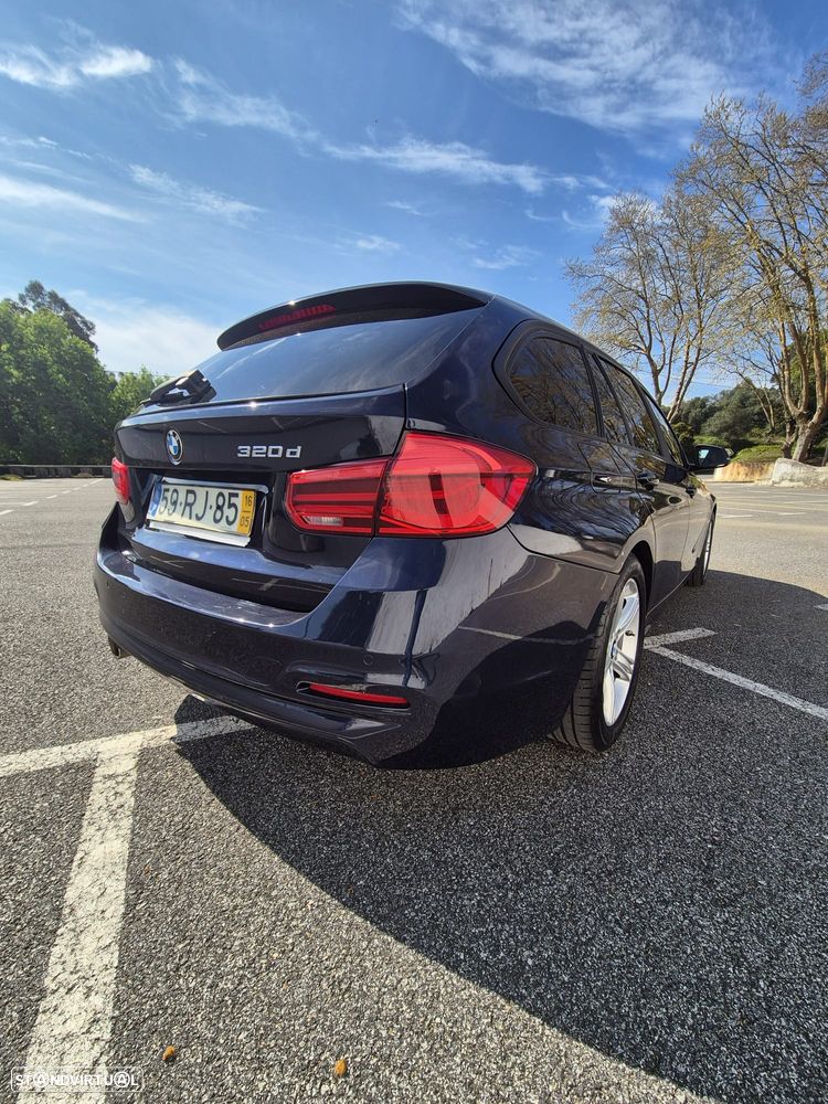 BMW 320 d ED Line Sport - 3