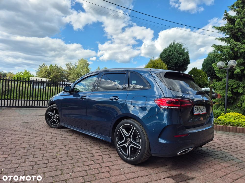 Mercedes-Benz Klasa B 200 d AMG Line 8G-DCT - 2