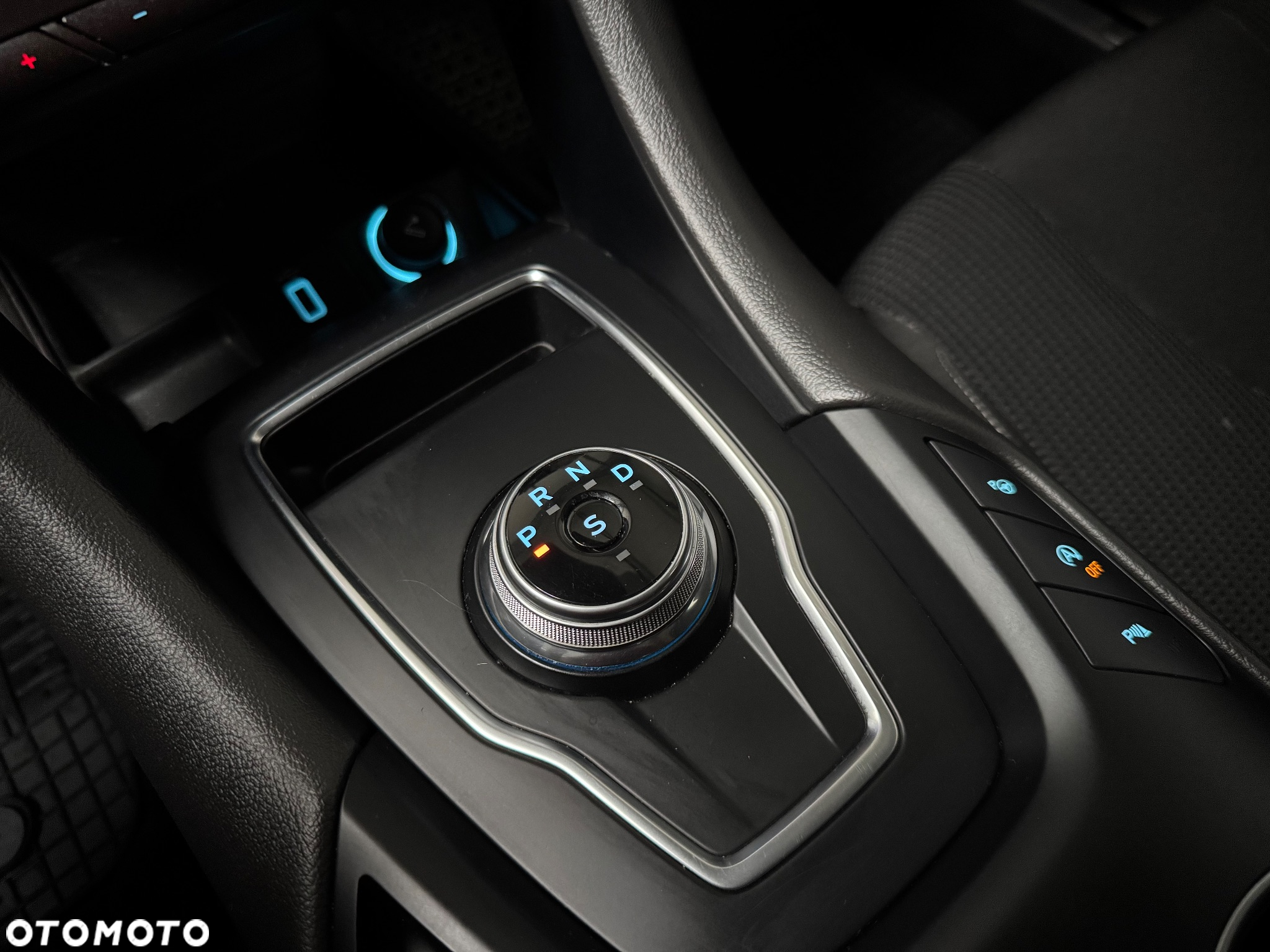 Ford Mondeo 2.0 EcoBlue Titanium - 24