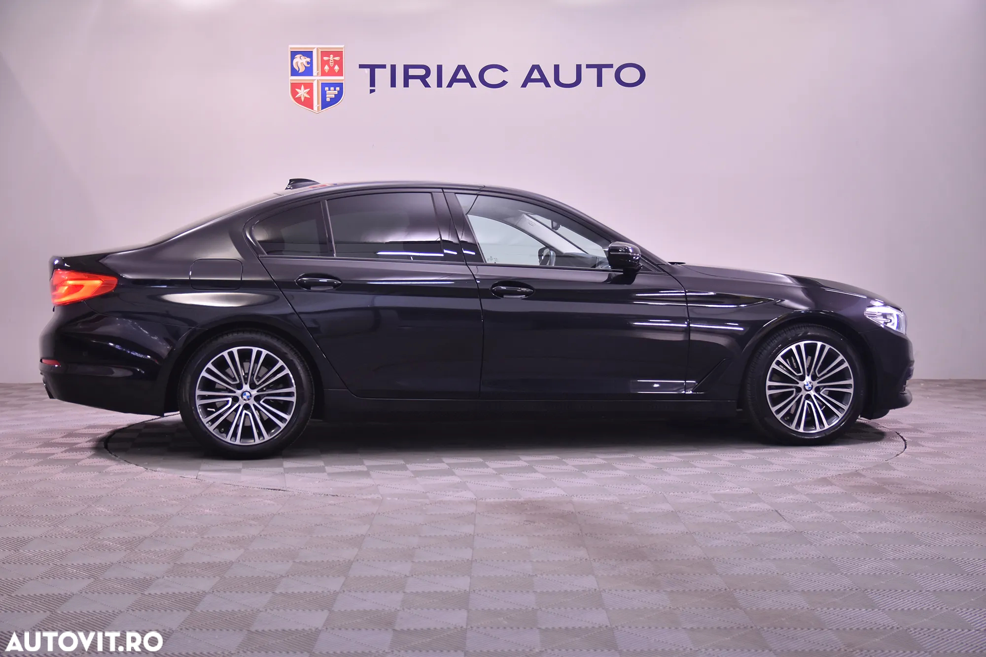 BMW Seria 5 520d AT - 6