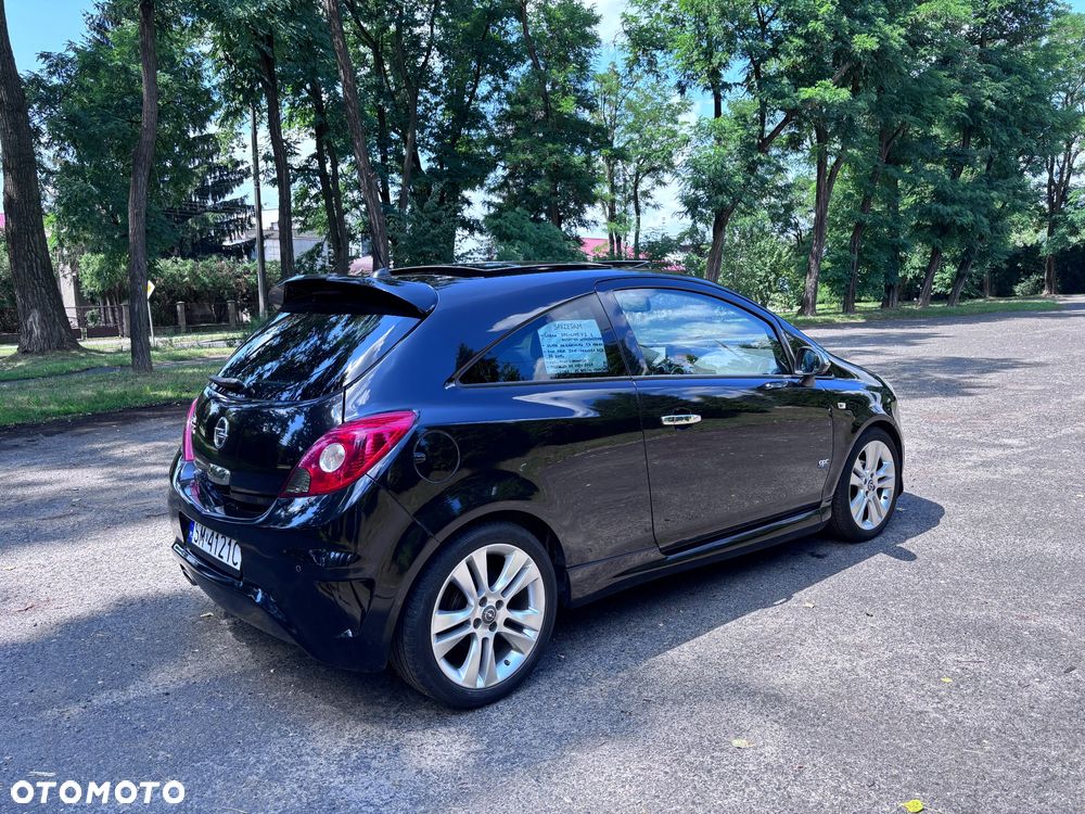 Opel Corsa 1.4 16V Cosmo - 4