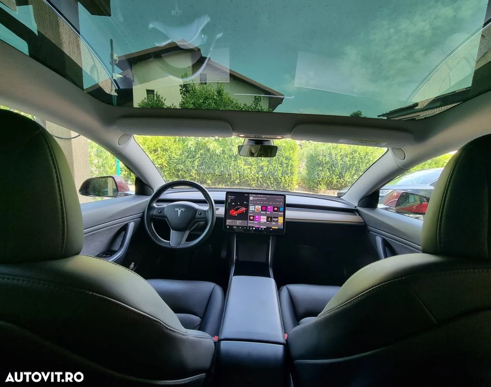 Tesla Model 3 - 5
