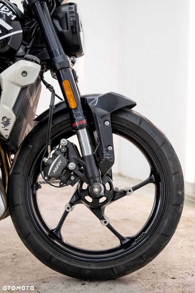 Triumph Trident - 29