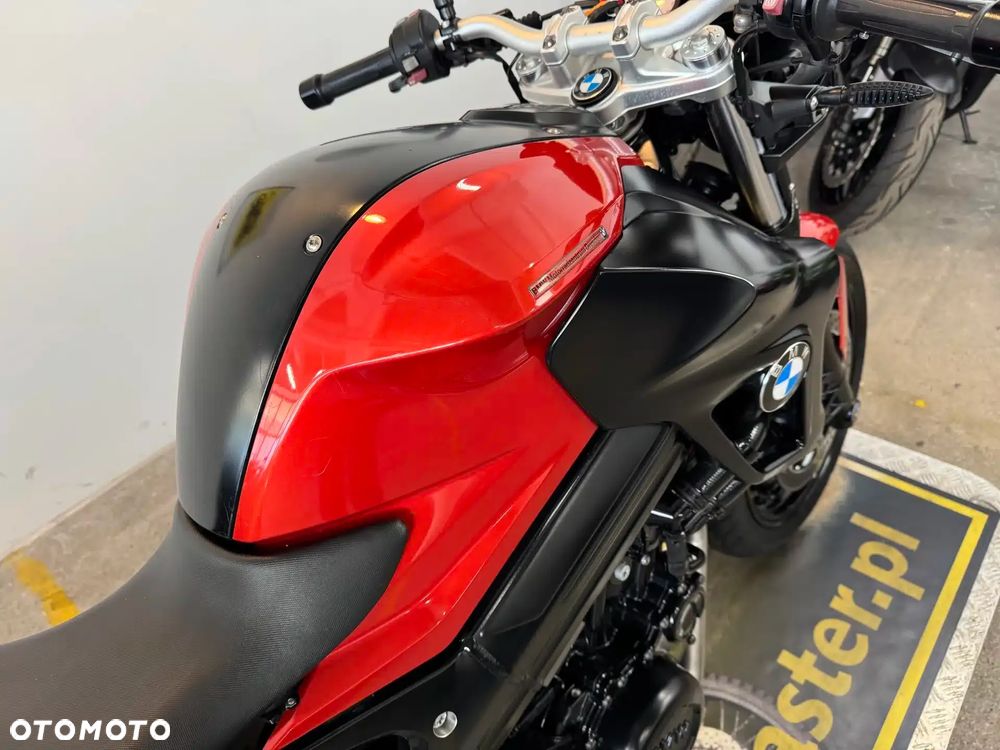 BMW F - 17