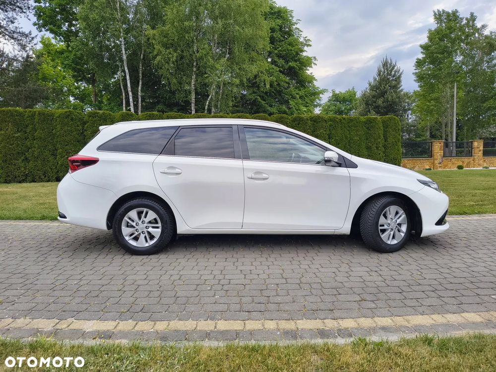 Toyota Auris 1.6 D-4D Dynamic - 4