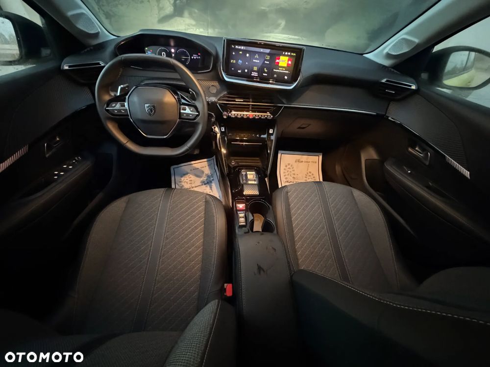 Peugeot 208 - 15